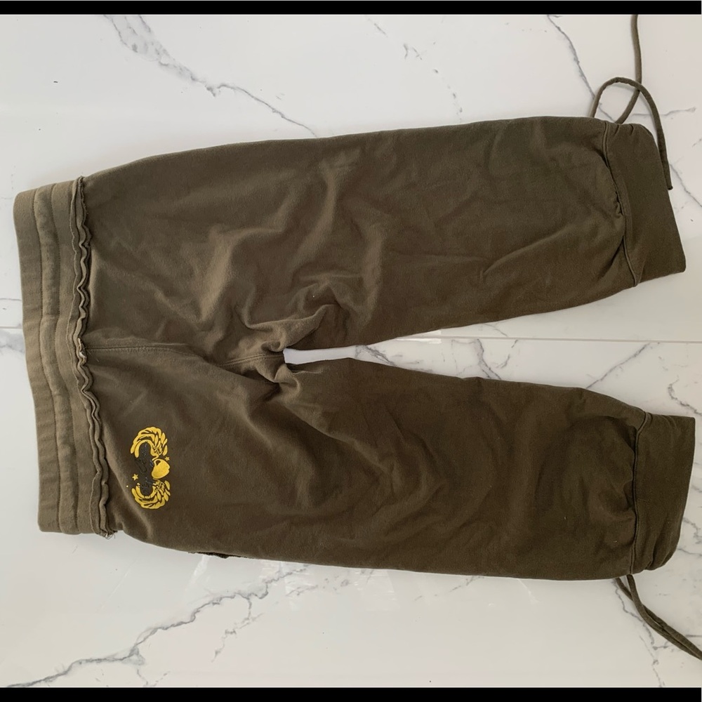 Apple Bottom Capris - Picture 2 of 3